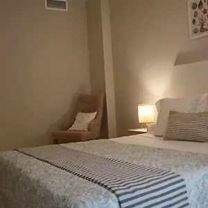 Center 3br By Houselogy Apartment